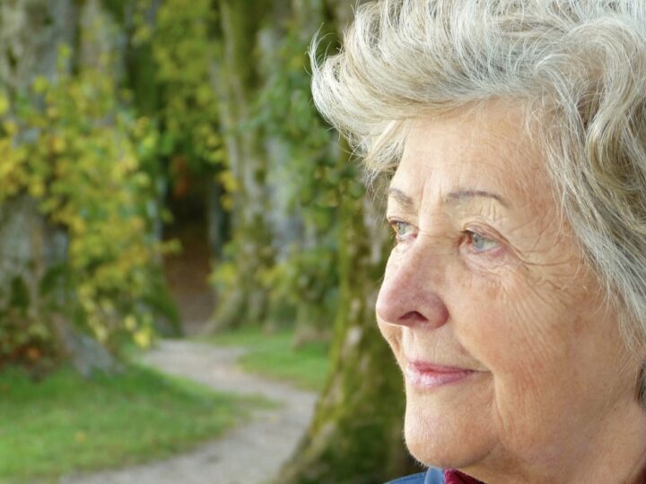 Przeżywanie intymności w czasie menopauzy: wyzwania i możliwości