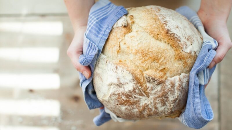Podręcznik do szybkiego pieczenia chleba razowego żytnio-orkiszowego