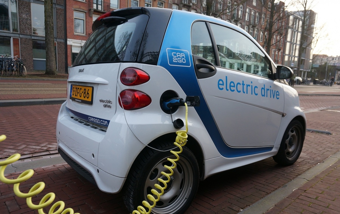 Czy kobalt, niezbędny element samochodów elektrycznych, powtarza los "krwawych diamentów"?