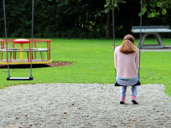 kompleksowy przewodnik po wyborze i zastosowaniu sztucznej trawy