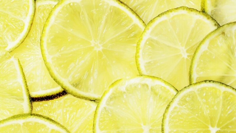 Gdy konwencjonalne leki zawodzą: domowy sposób na migrenę z wykorzystaniem soli i cytryny